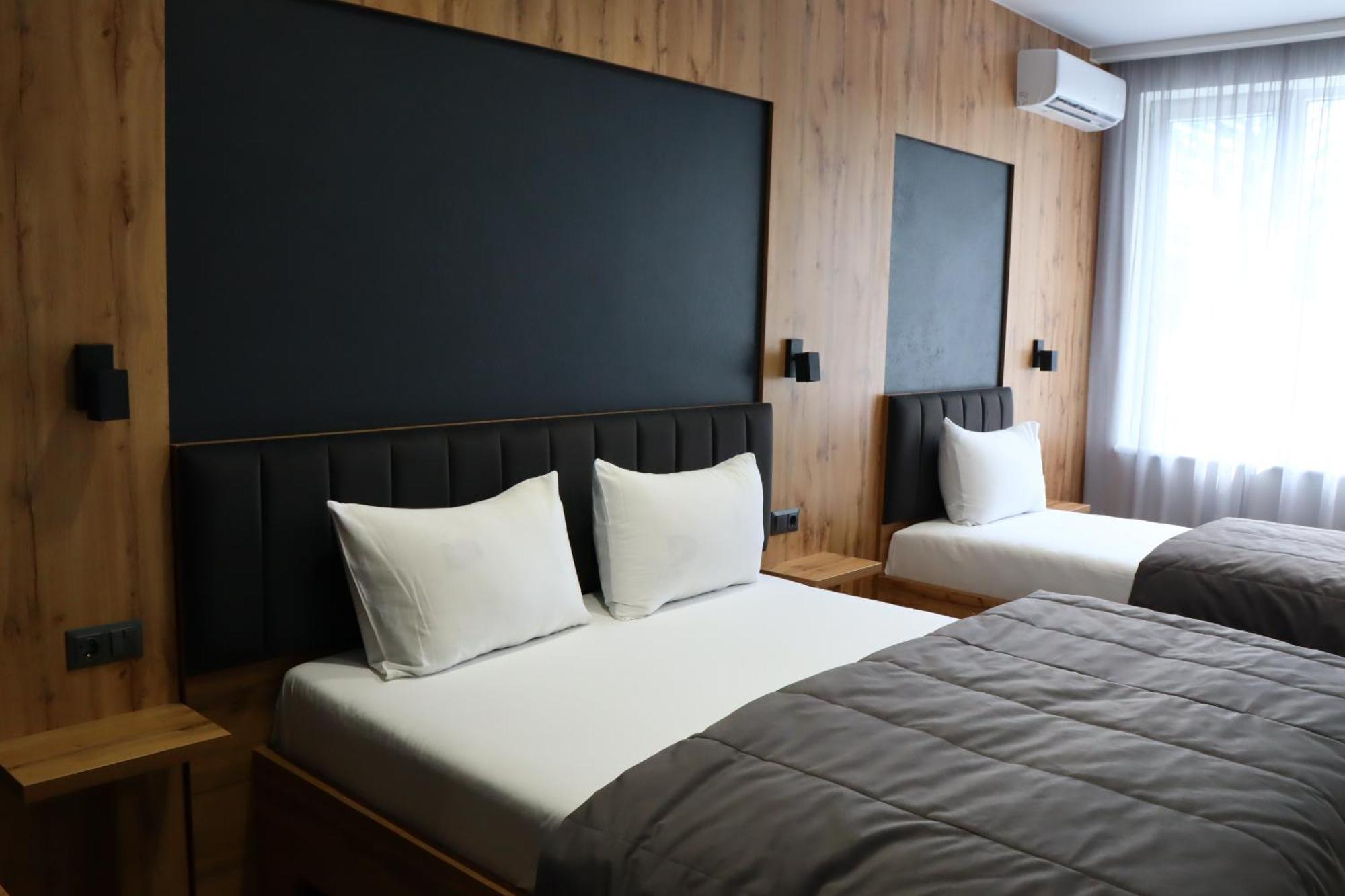 Sobkoff Hotel Khmelʼnytsʼkyy Buitenkant foto