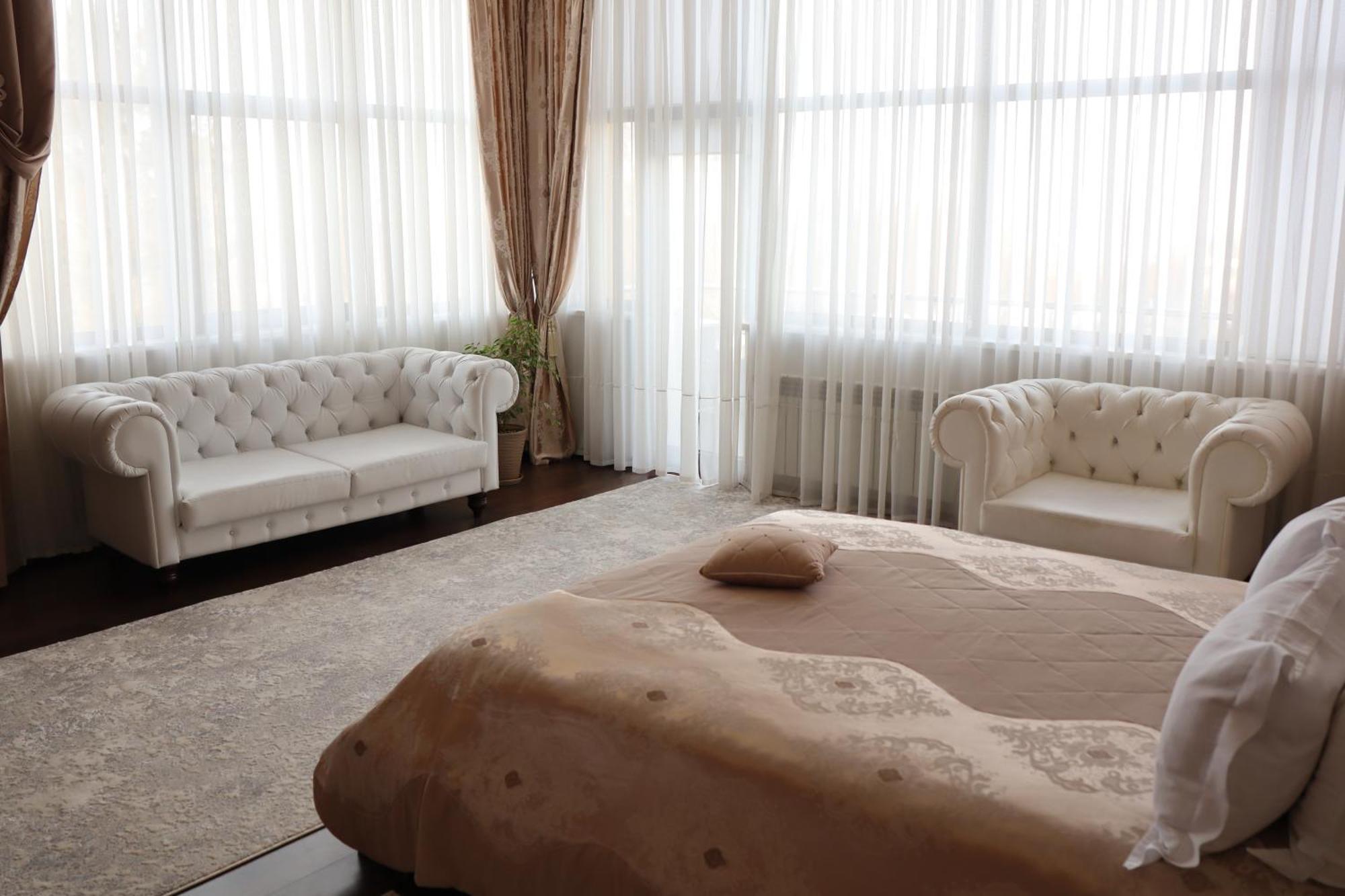 Sobkoff Hotel Khmelʼnytsʼkyy Buitenkant foto